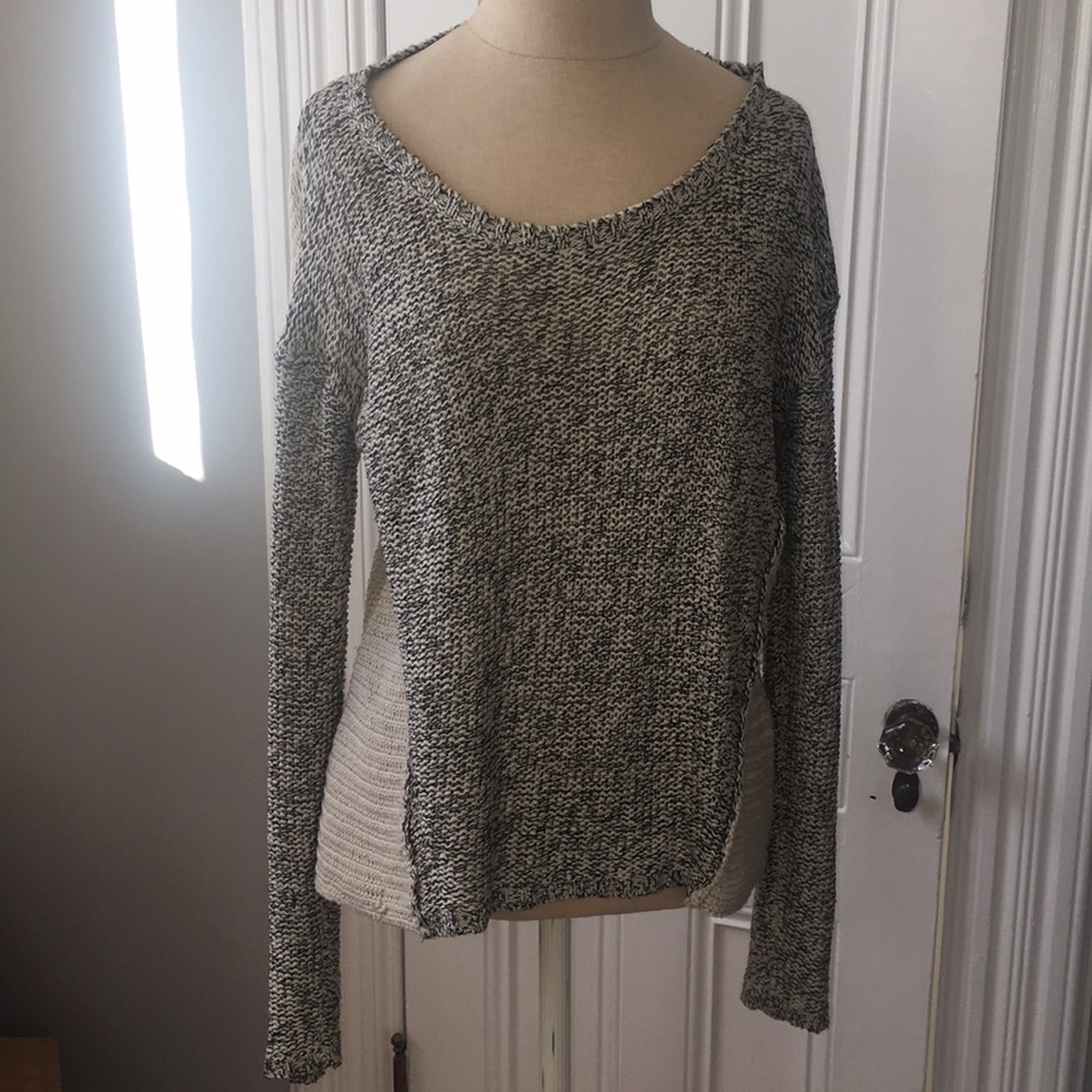 🌟Final Sale!✨ two tone sweater